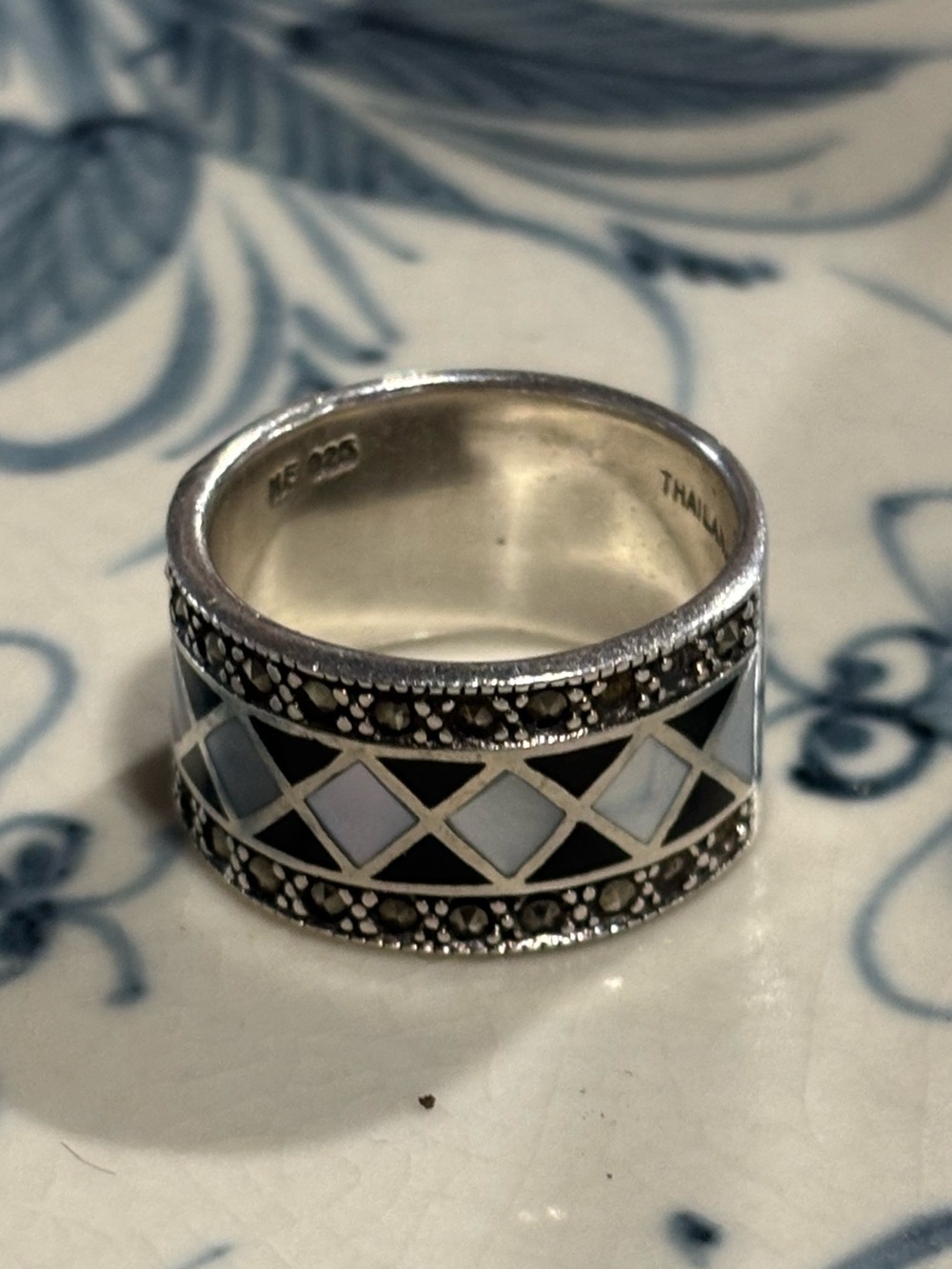 Sterling Silver 925 Mother of Pearl Marcasite Geometric Band Ring 7.5